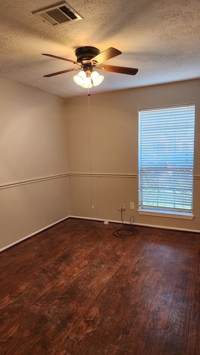 Photo - 9908 Thrush St