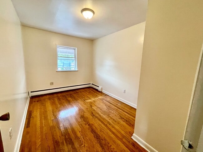 Photo - 2916 Gunther Ave