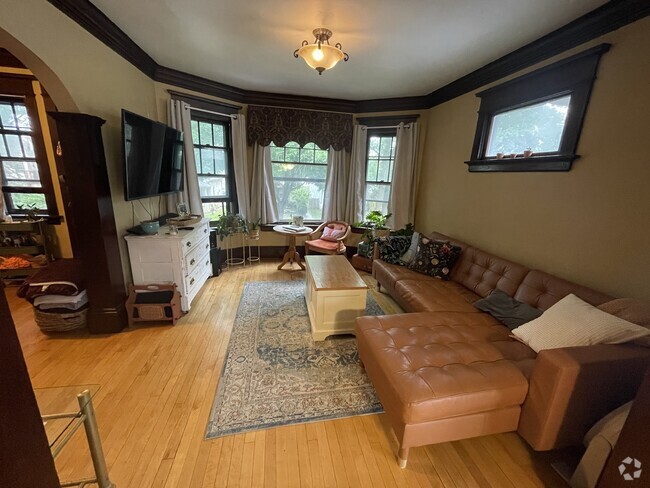 Building Photo - 2115 N 52nd St Unit 2115 Rental