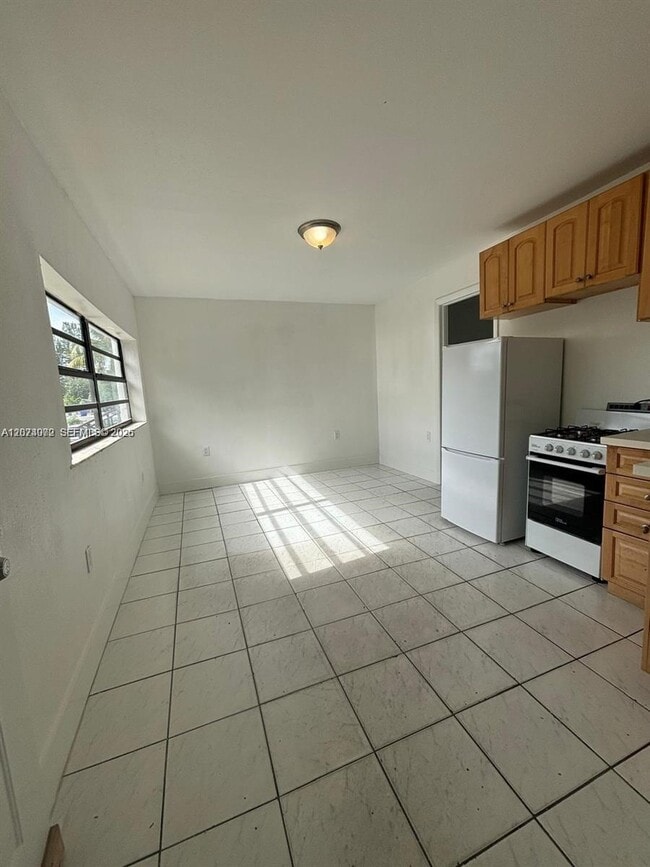 Photo - 1660 SW 24th Ave Unit 0