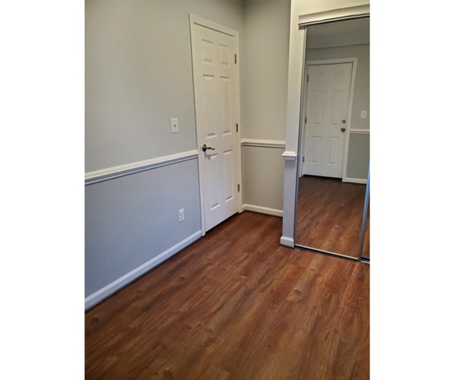 3247 Magnolia Ave Unit A AVAILABLE $600