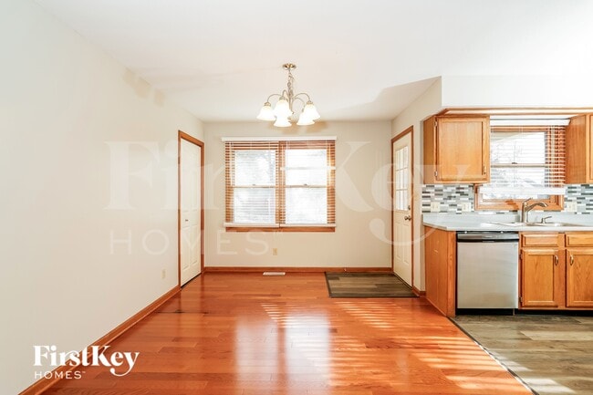 Photo - 873 E Cragmont Dr