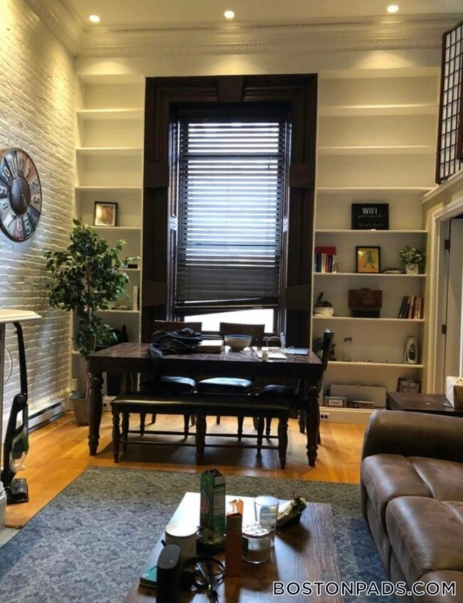 Photo - 113 Beacon St Unidad 2F