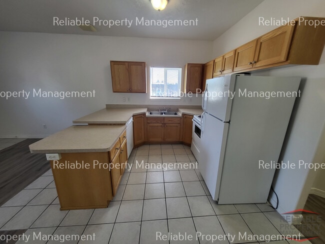 Photo - 685 John Adams Pky Unit 3