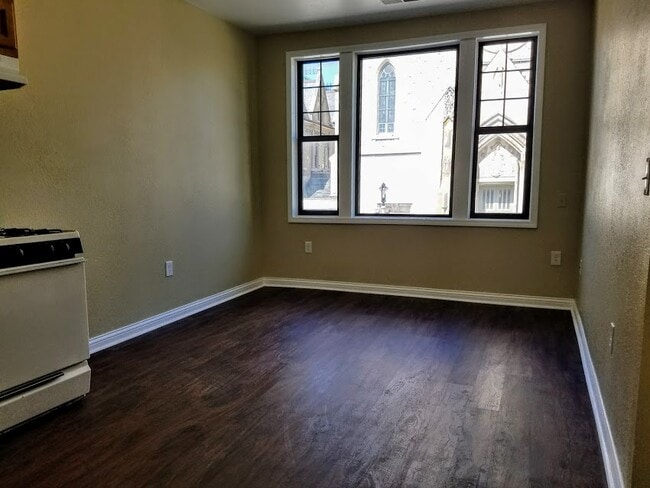 Building Photo - 835 W Mitchell St Unit 835C Rental