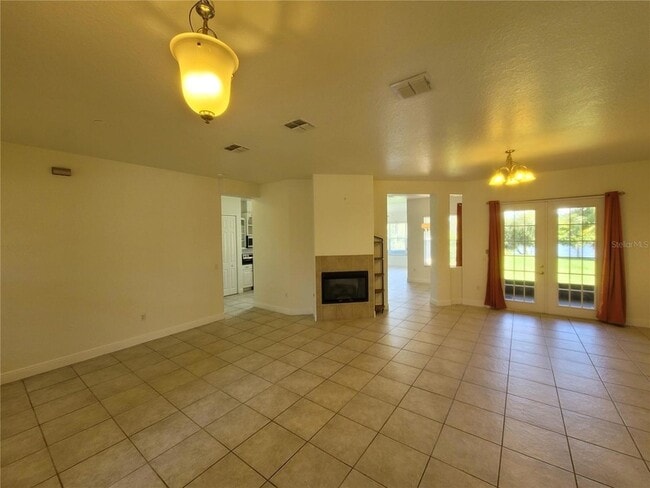 Photo - 113 Torino Ln