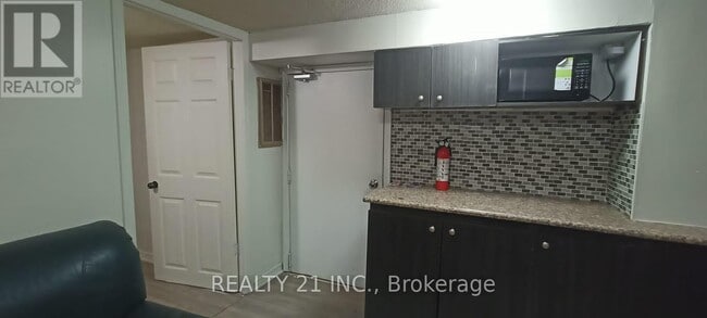 Photo - 571 Danforth Rd