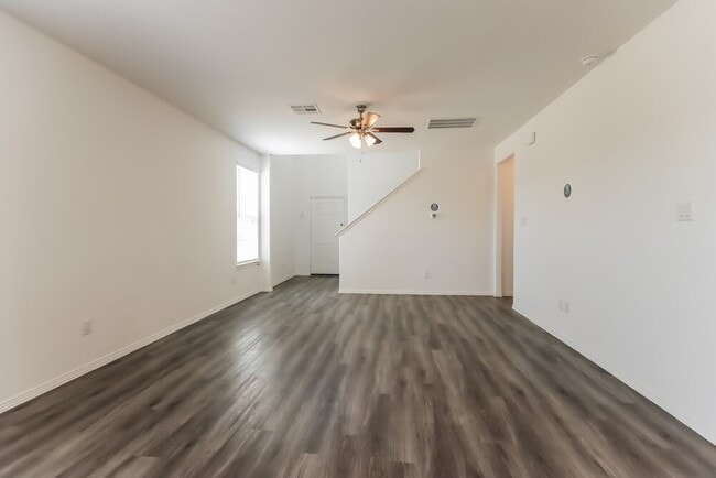 Photo - 20975 Endeavor St