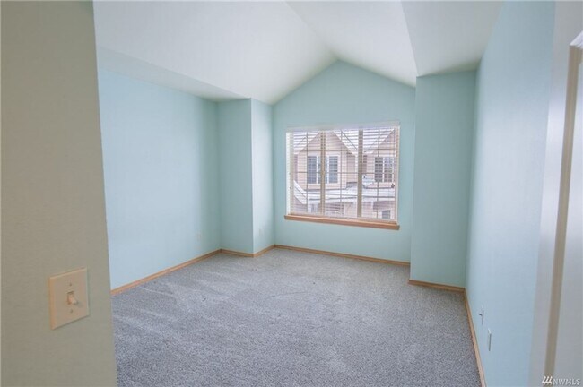 Photo - Spacious 2 Bed 2.5 Bath Townhome with Attached Garage in Cle Elum