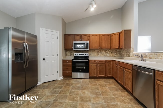 Photo - 1016 Central Park Blvd W