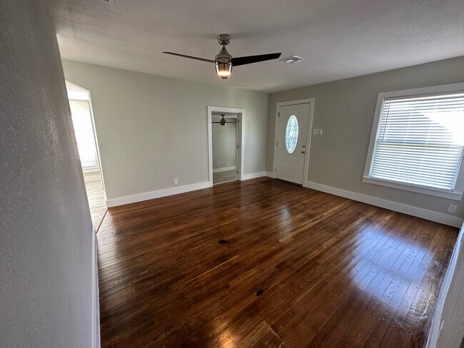 Photo - 5407 Menard Ave