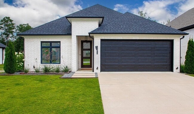 Building Photo - 61 Saffron Cir