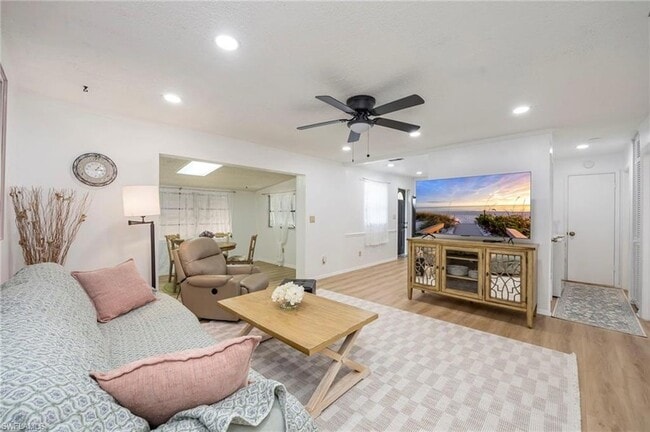 Photo - 2261 11th St N