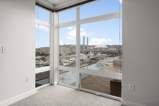 Photo - Theas Landing