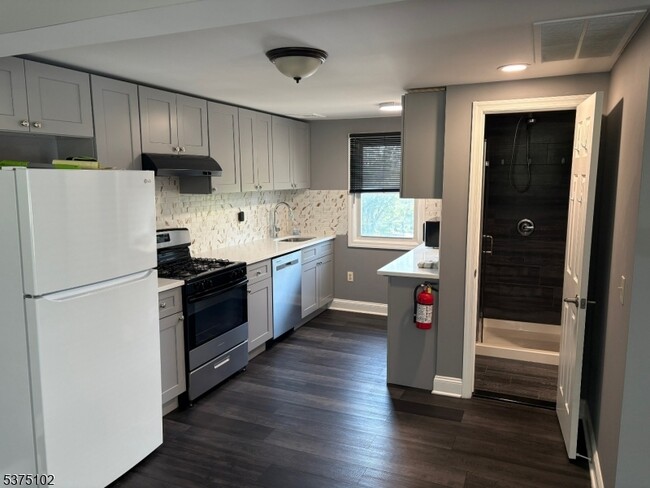 Photo - 1962 Washington Valley Rd