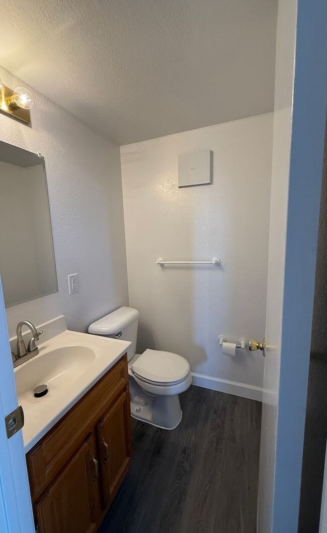 Photo - Elbow Dr W 228-230 Unit Elbow Dr W 230