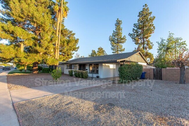 Photo - 111 E Manhatton Dr