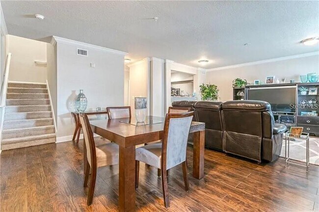 Photo - 450 S Orange Ave Unidad 1053