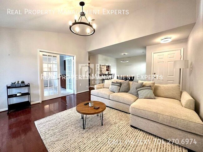 Photo - 5011 Sharon Rd Unidad O