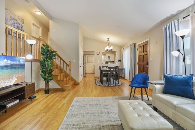 Photo - 105 N Prindle Ave