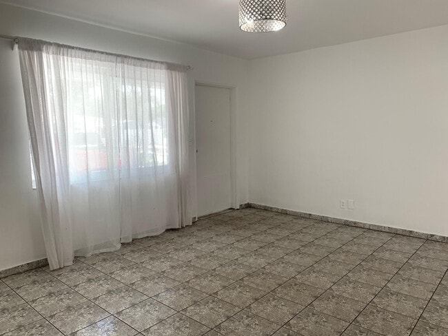 Photo - 2131 Arthur St