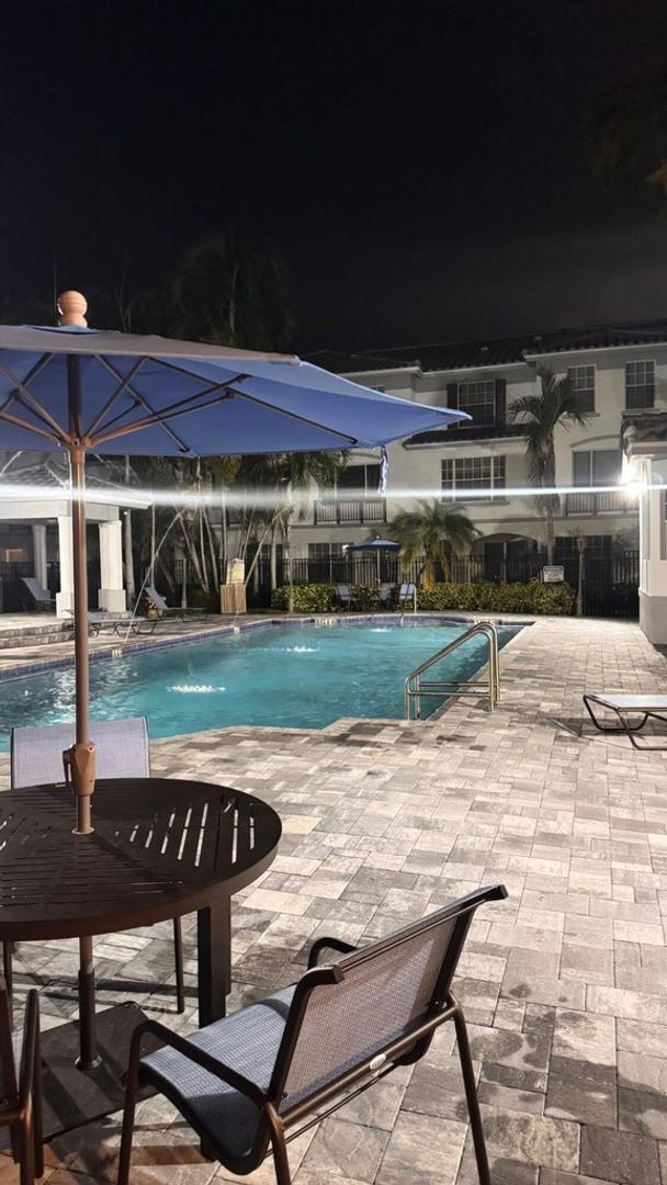 Photo - 721 SW 148th Ave