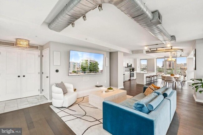 Building Photo - 3409 Wilson Blvd Unit 611