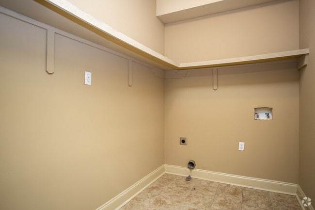 3BR, 2.5BA - 1627 SF