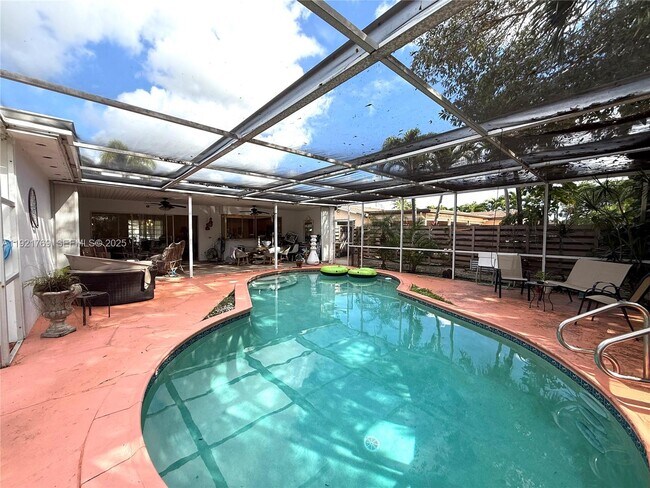 Photo - 5424 Van Buren St