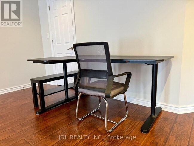 Photo - 32 Bestview Crescent