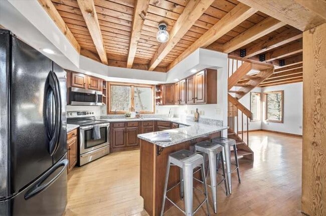 Photo - 105 Middle Rd