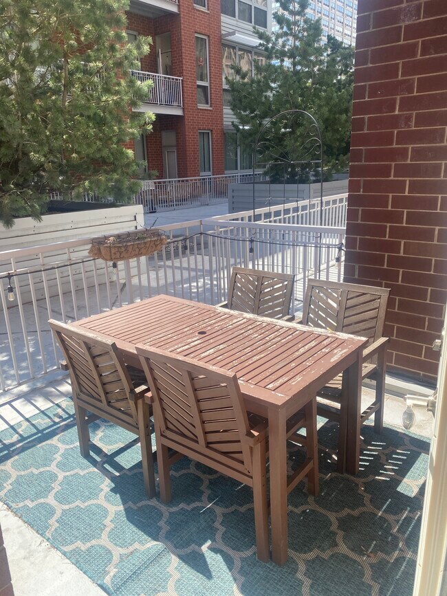 Photo - 2025 S Indiana Ave Unidad 207