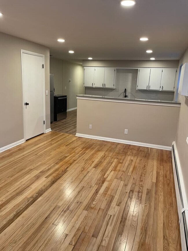 Photo - 415 Algoma St Unit 1