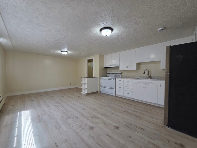 Photo - Burton 6-Plex Unit 6