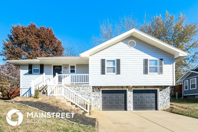 Photo - 801 NE Lyon Dr
