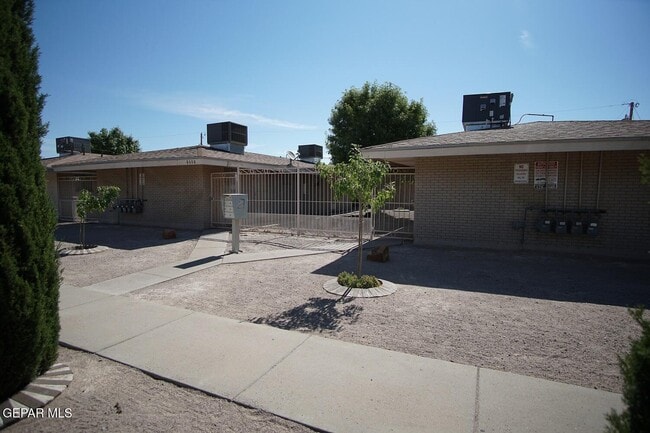 Building Photo - 8608 Lawson St Unit 6