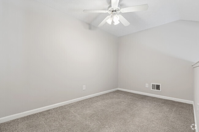 2BR, 1BA - 1,033SF - Loft