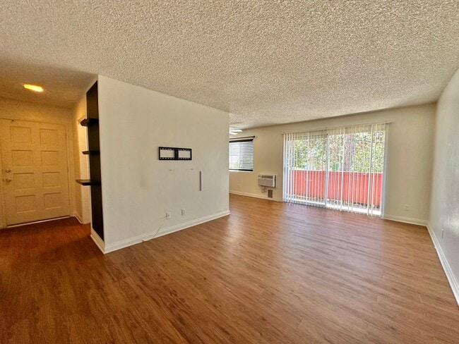 Photo - 1 Bedroom Corner Condo in San Carlos with Parking!