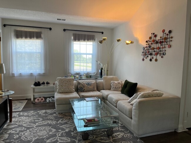 Photo - 2405 Arlington Blvd Unit 201