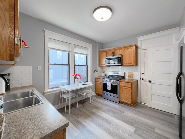 Photo - 2039 W 23rd St Unit 3r
