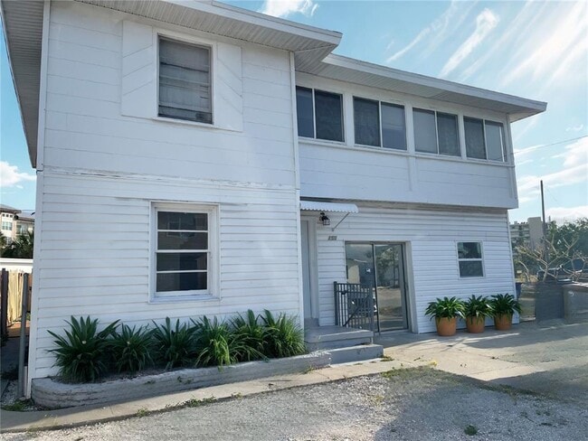 Photo - 150 E Madeira Ave Apartment Unit 1