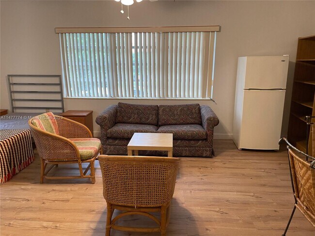 Photo - 580 University Dr Unit 1