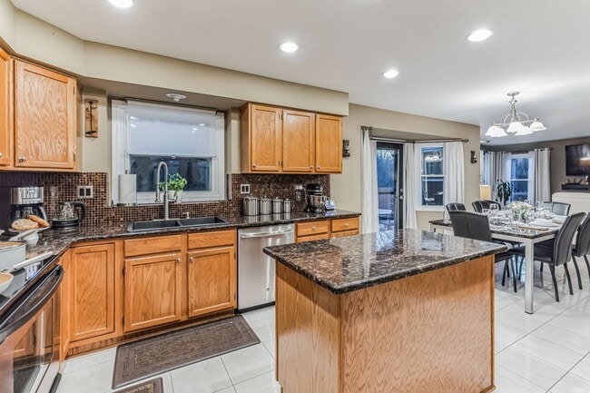 Photo - Fully Furnished 4 Bedroom 2.5 bathroom home in Bloomingdale