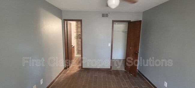 Photo - 661 NW 16th St