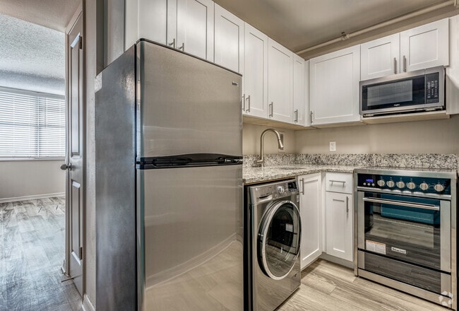 Studio - 411SF - E3 Floorplan