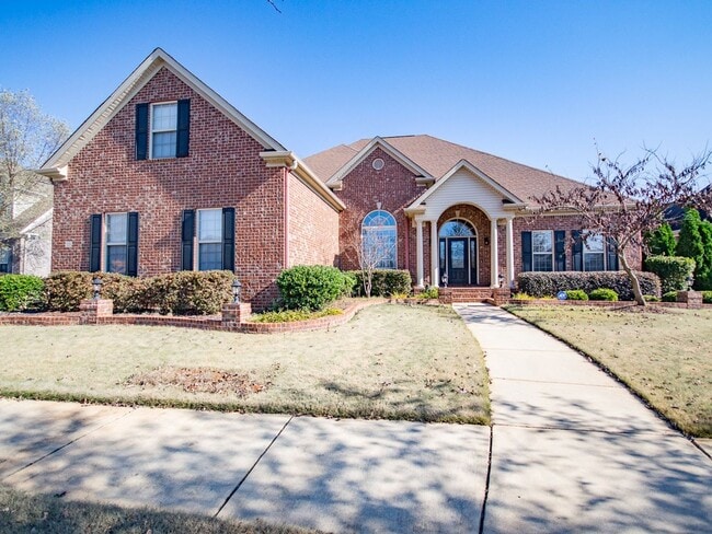 Building Photo - Lake Forest Subdivision. Enjoy all the amenities!