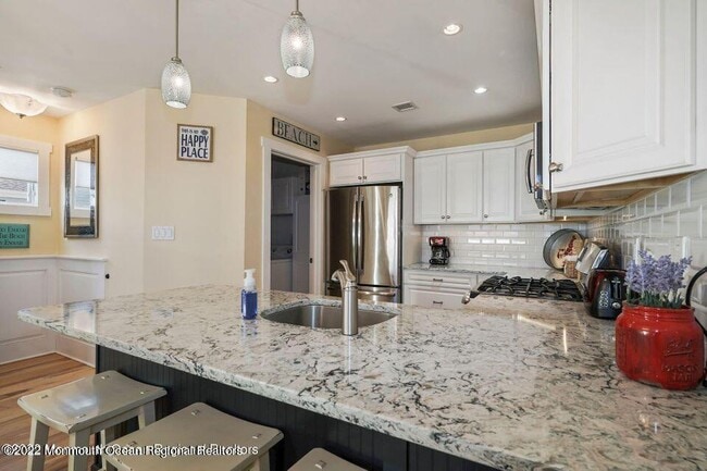 Photo - 369 W 8th St
