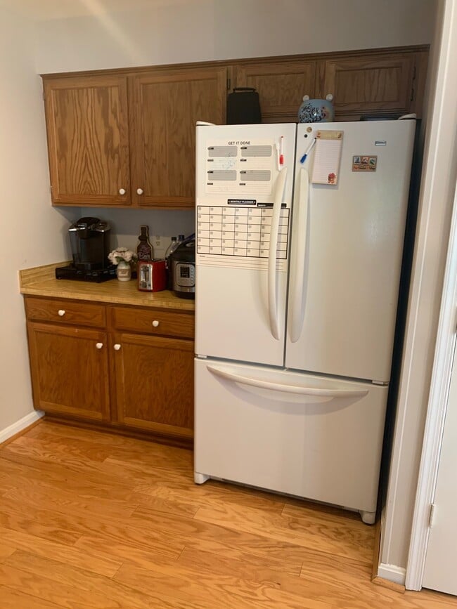 Building Photo - 5608 Willoughby Newton Dr Unit 13 Rental