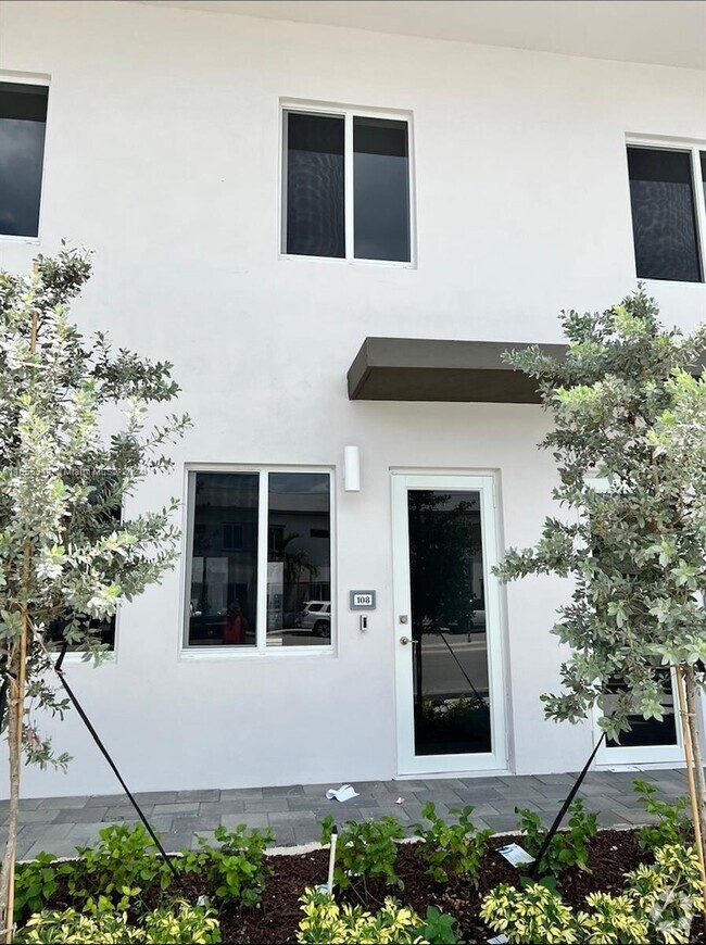 Building Photo - 10270 NW 66th St Unit 107 Rental