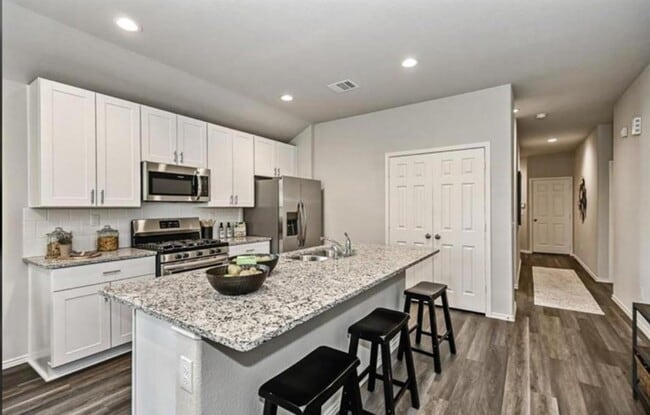 Photo - 25202 Pomegranate Pl